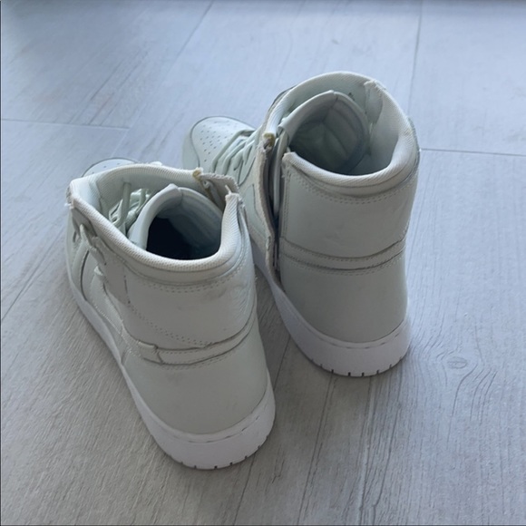 Nike Air Jordan limited edition X revolve - Picture 5 of 6